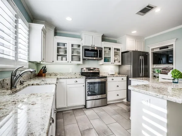 $5,000 | 6614 Joyce Way, Dallas, TX 75225