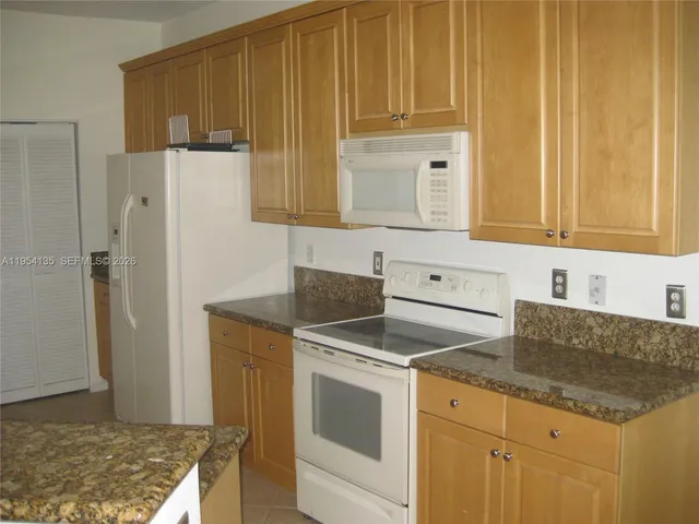 $4,650 | 19351 Southwest 61st Street, Unit 19351, Pembroke Pines, FL 33332