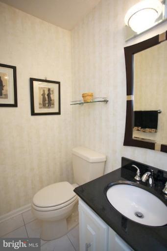 10800 Midsummer Drive Reston, VA 20191 - Photo 17 of 30 Half Bath 1