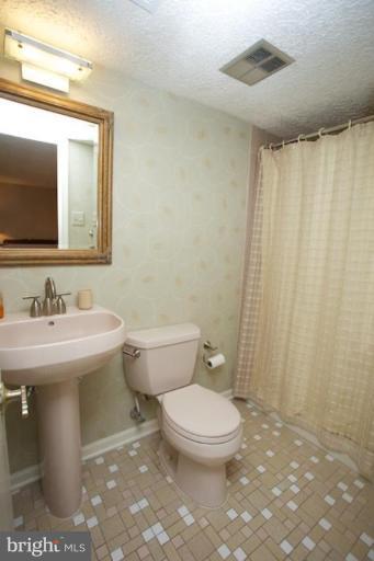 10800 Midsummer Drive Reston, VA 20191 - Photo 28 of 30 Bath #3