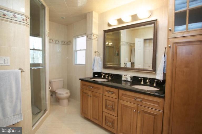 10800 Midsummer Drive Reston, VA 20191 - Photo 6 of 30 Master Bath
