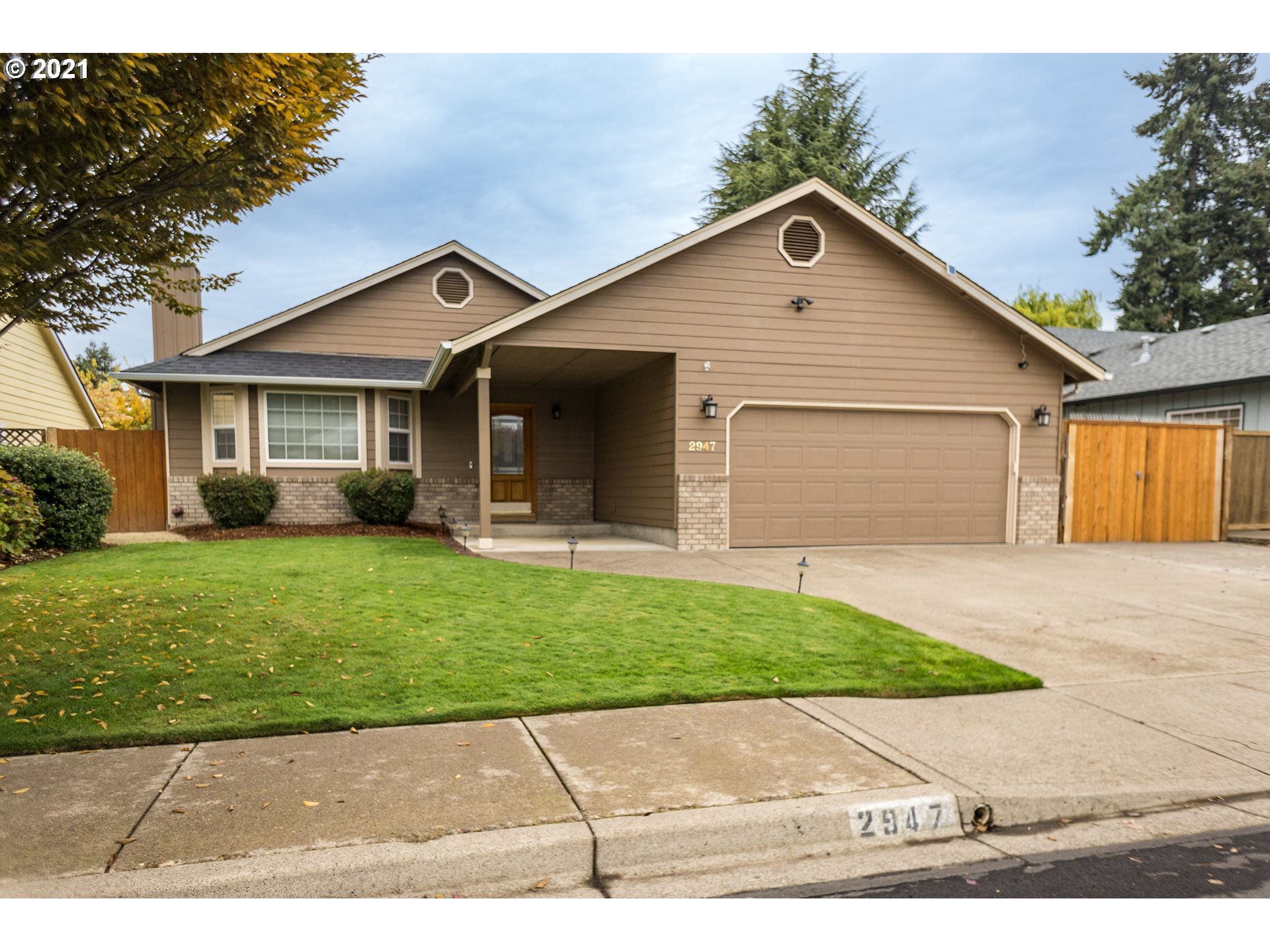 2947 Dry Creek Road Eugene, OR 97404 - Photo 2 of 32 Gallery Image 2