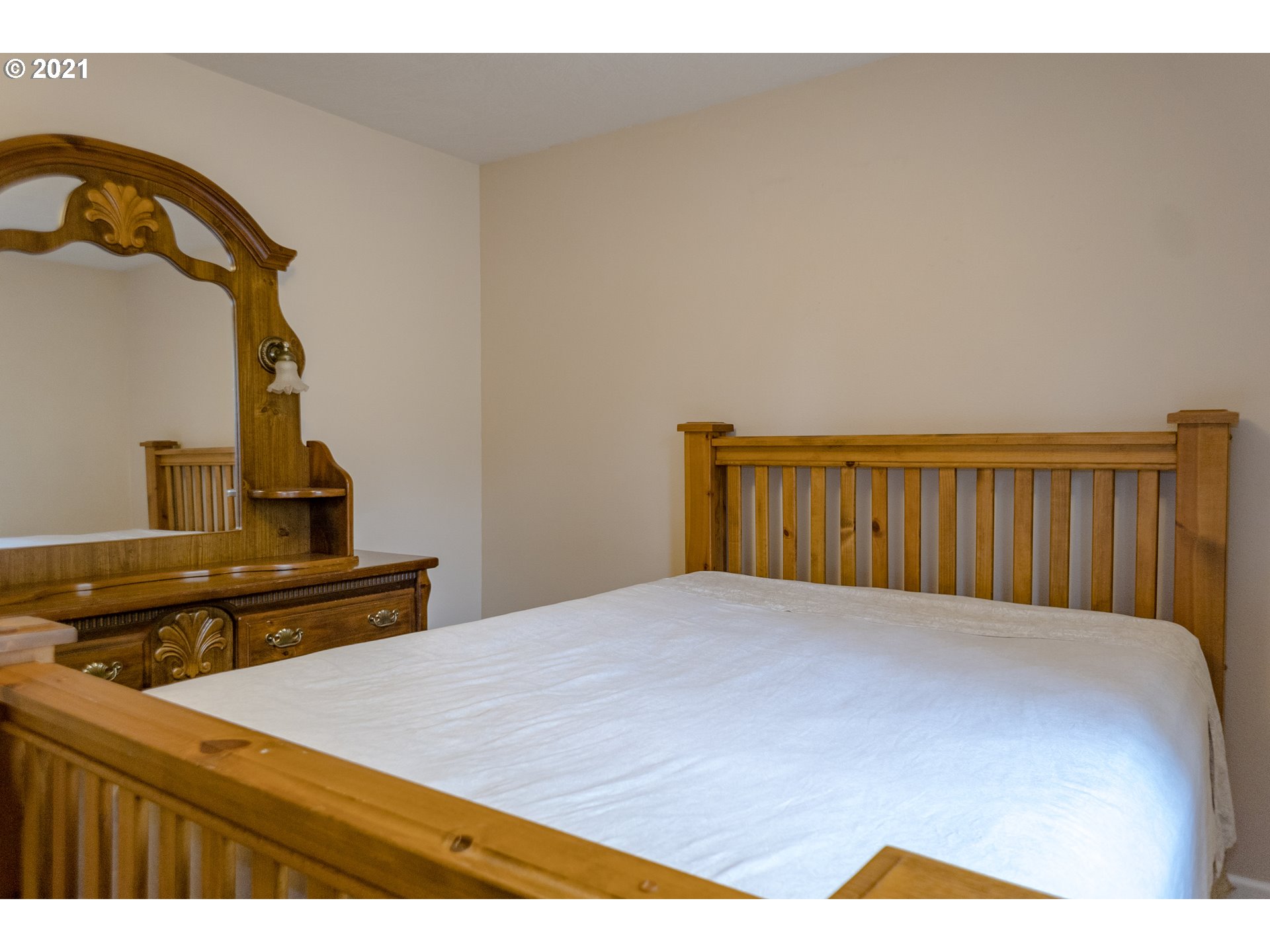 2947 Dry Creek Road Eugene, OR 97404 - Photo 16 of 32 Gallery Image 16