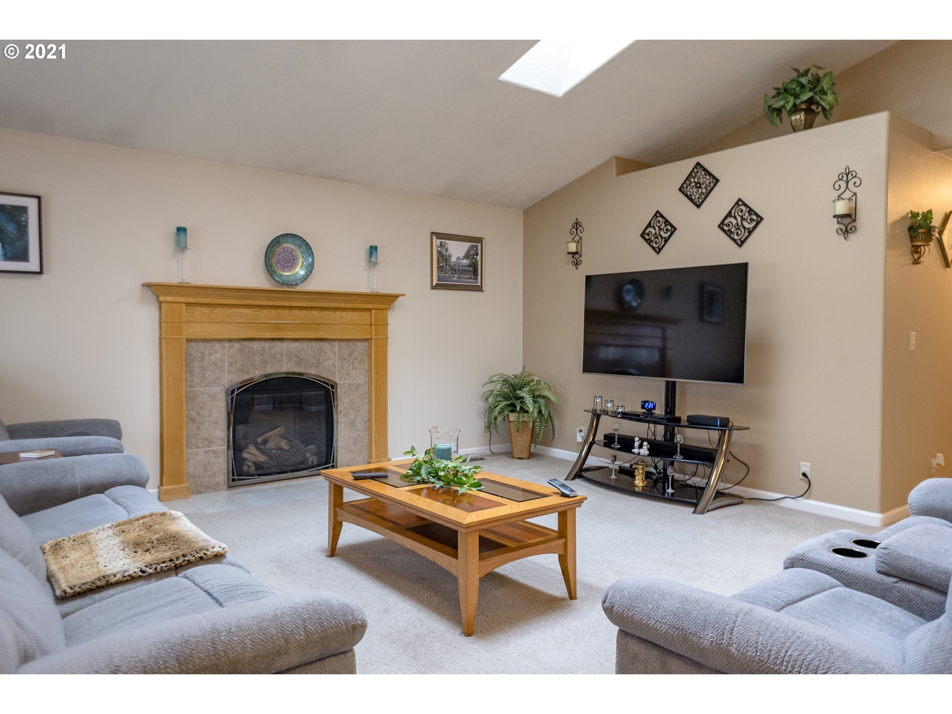 2947 Dry Creek Road Eugene, OR 97404 - Photo 7 of 32 Gallery Image 7