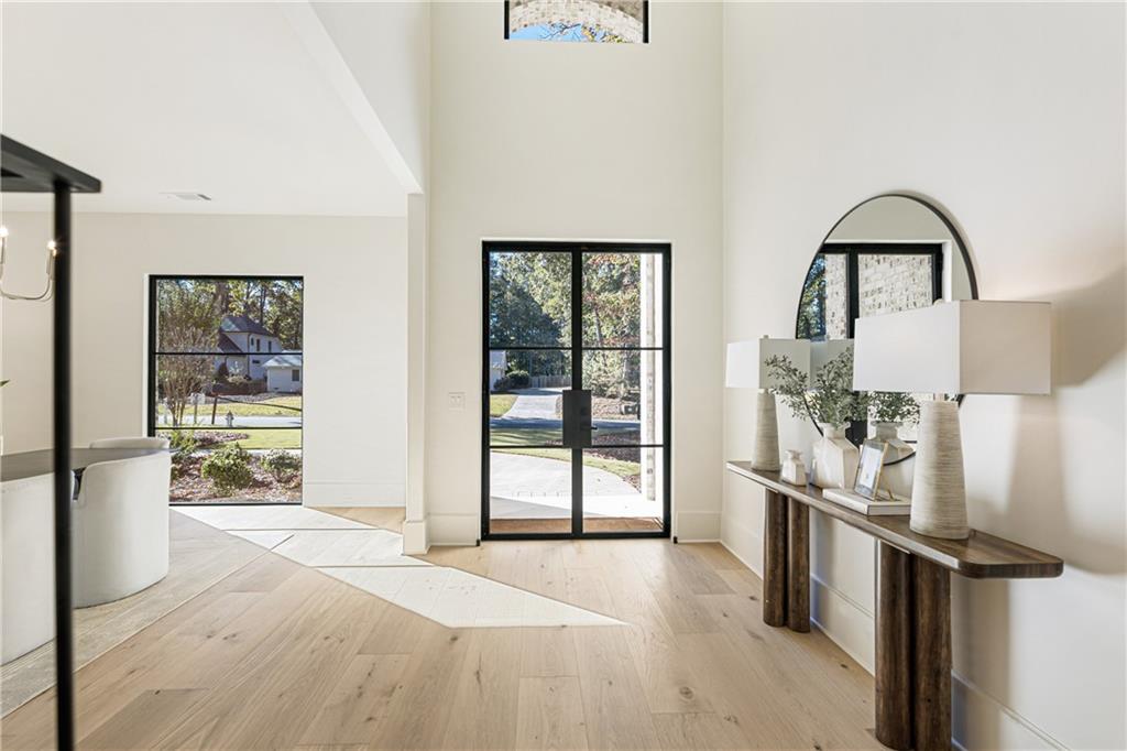 141 N Trace Alpharetta, GA 30009 - Photo 10 of 92
