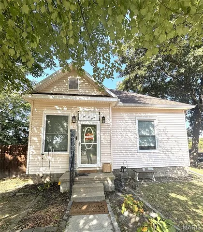 $115,000 | 407 North Wood Street, Mulberry Grove, IL 62262
