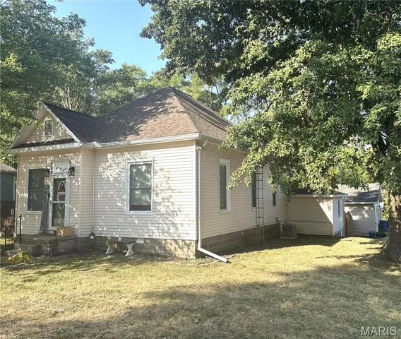 $115,000 | 407 North Wood Street, Mulberry Grove, IL 62262
