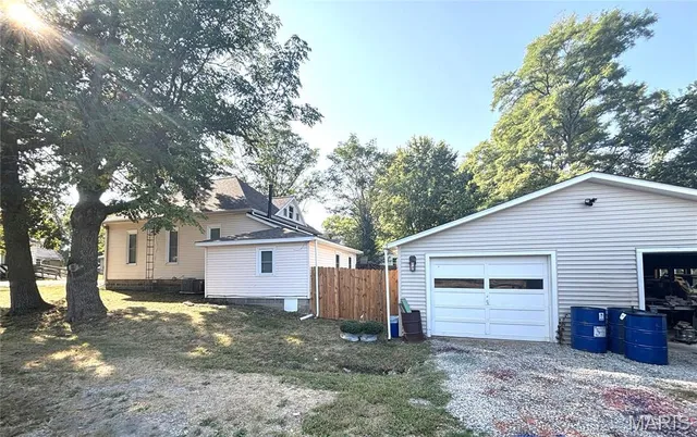 $115,000 | 407 North Wood Street, Mulberry Grove, IL 62262