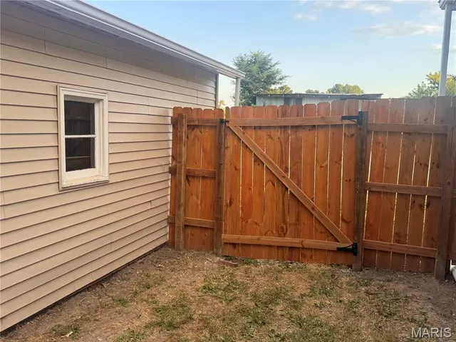 $115,000 | 407 North Wood Street, Mulberry Grove, IL 62262