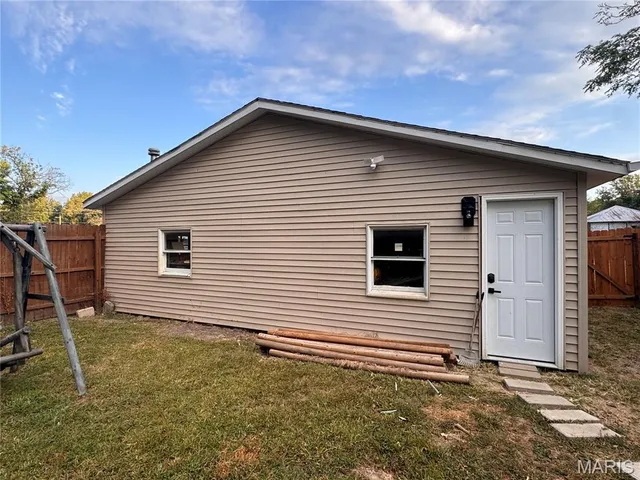 $115,000 | 407 North Wood Street, Mulberry Grove, IL 62262