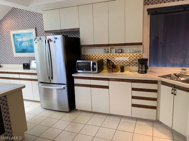 611 Bridge Way Lane Naples, FL 34108 - Photo 10 of 17