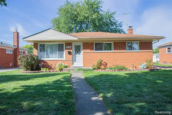 $1,975 | 25125 Campbell Avenue, Warren, MI 48089