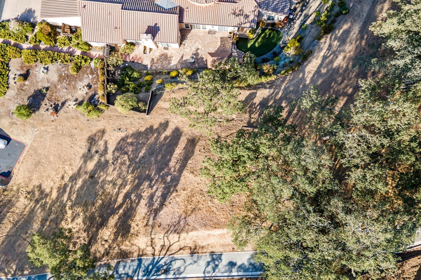 7265 Eagle Ridge Drive Gilroy, CA 95020 - Photo 34 of 34 a view of a flower pot with wooden fence