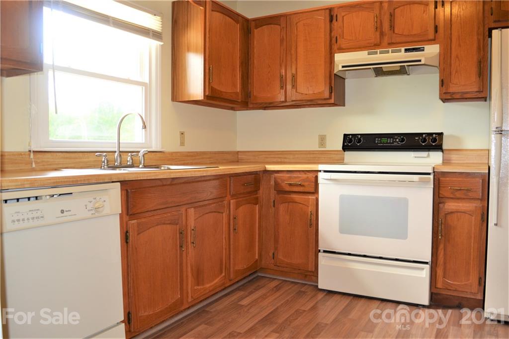 2105 Hartland Road Morganton, NC 28655 - Photo 3 of 17 Gallery Image 3
