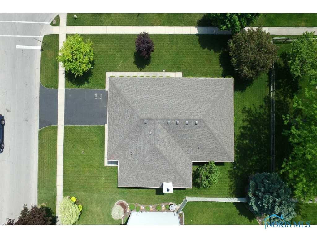 547 Thackeray Road Maumee, OH 43537 - Photo 12 of 14 Aerial View.