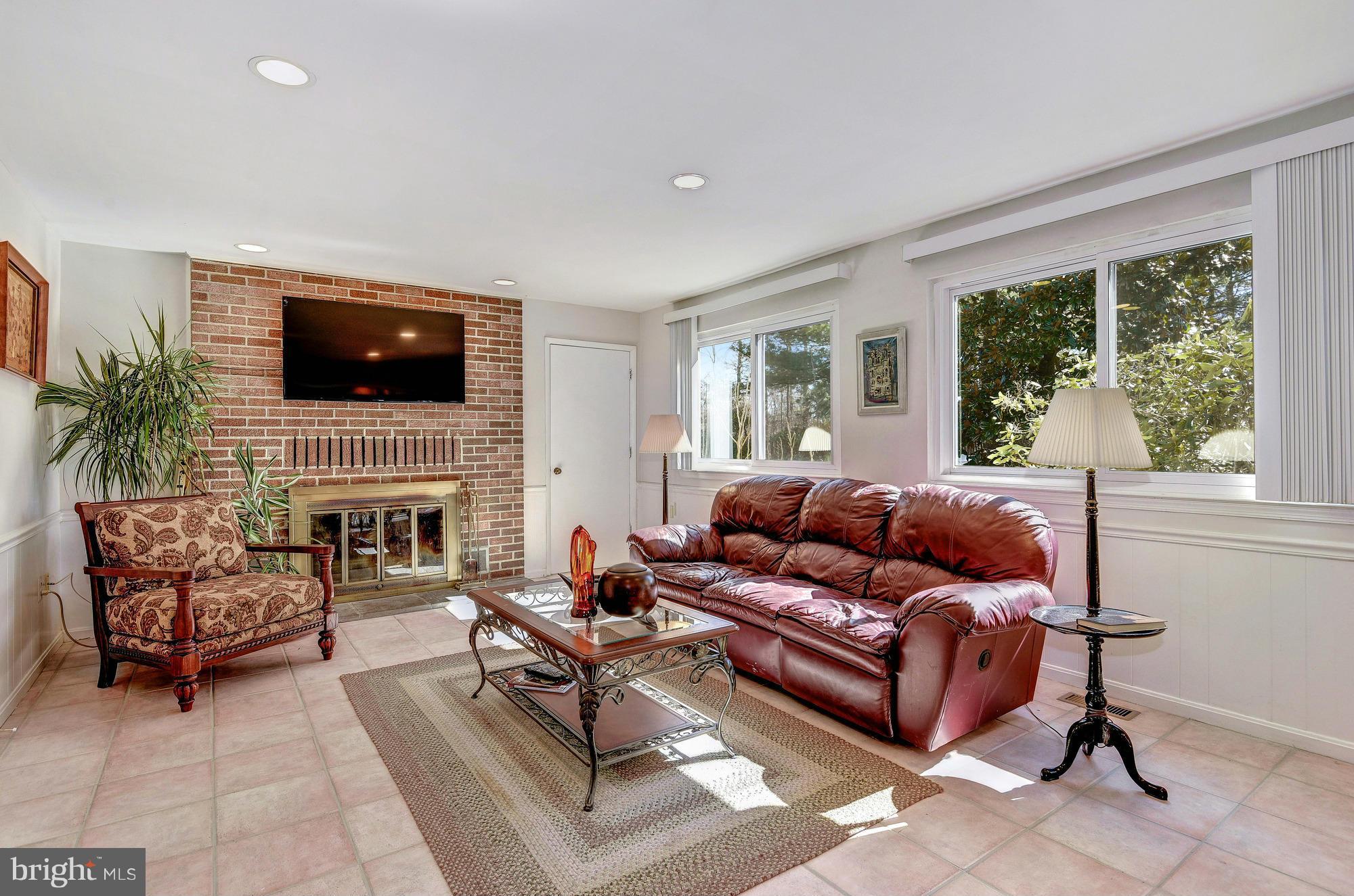 2207 Falling Creek Road Silver Spring, MD 20904 - Photo 10 of 30 Family Room