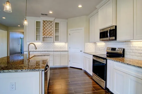$2,695 | 6701 Stuyvesant Court, Corpus Christi, TX 78414