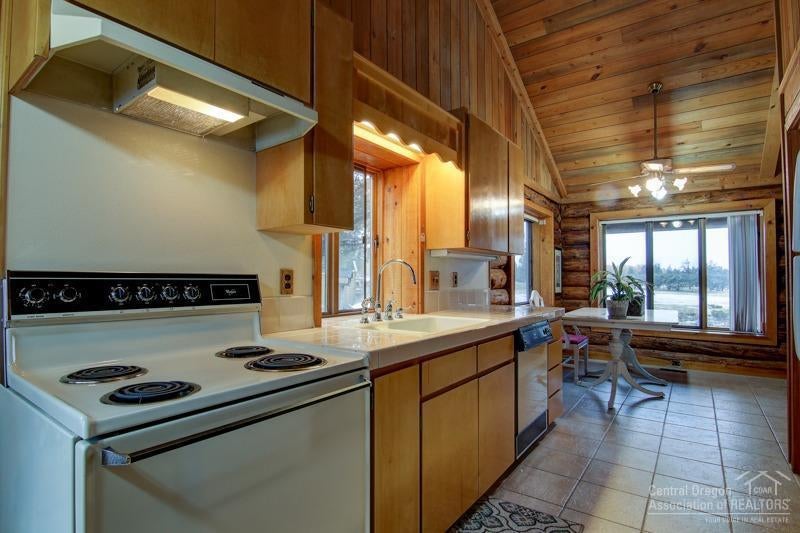 23367 Alfalfa Market Road Bend, OR 97701 - Photo 16 of 25 Additional Photo
