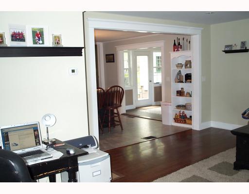 356 Old Sharon Road Mercer, PA 16137 - Photo 5 of 14 Living Room.
