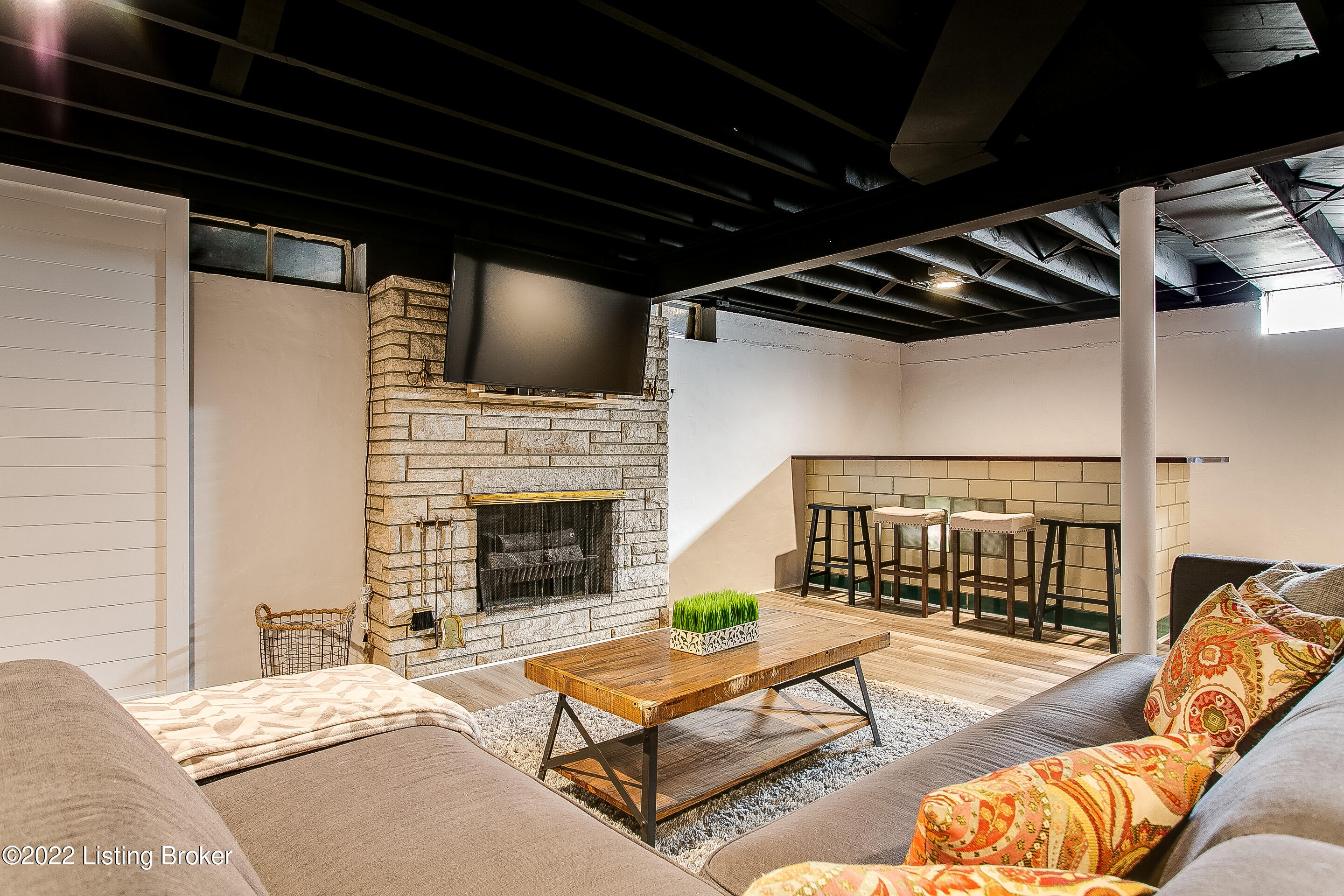 4100 Ledyard Road Louisville, KY 40207 - Photo 26 of 37 4100 Ladyard Rd-38