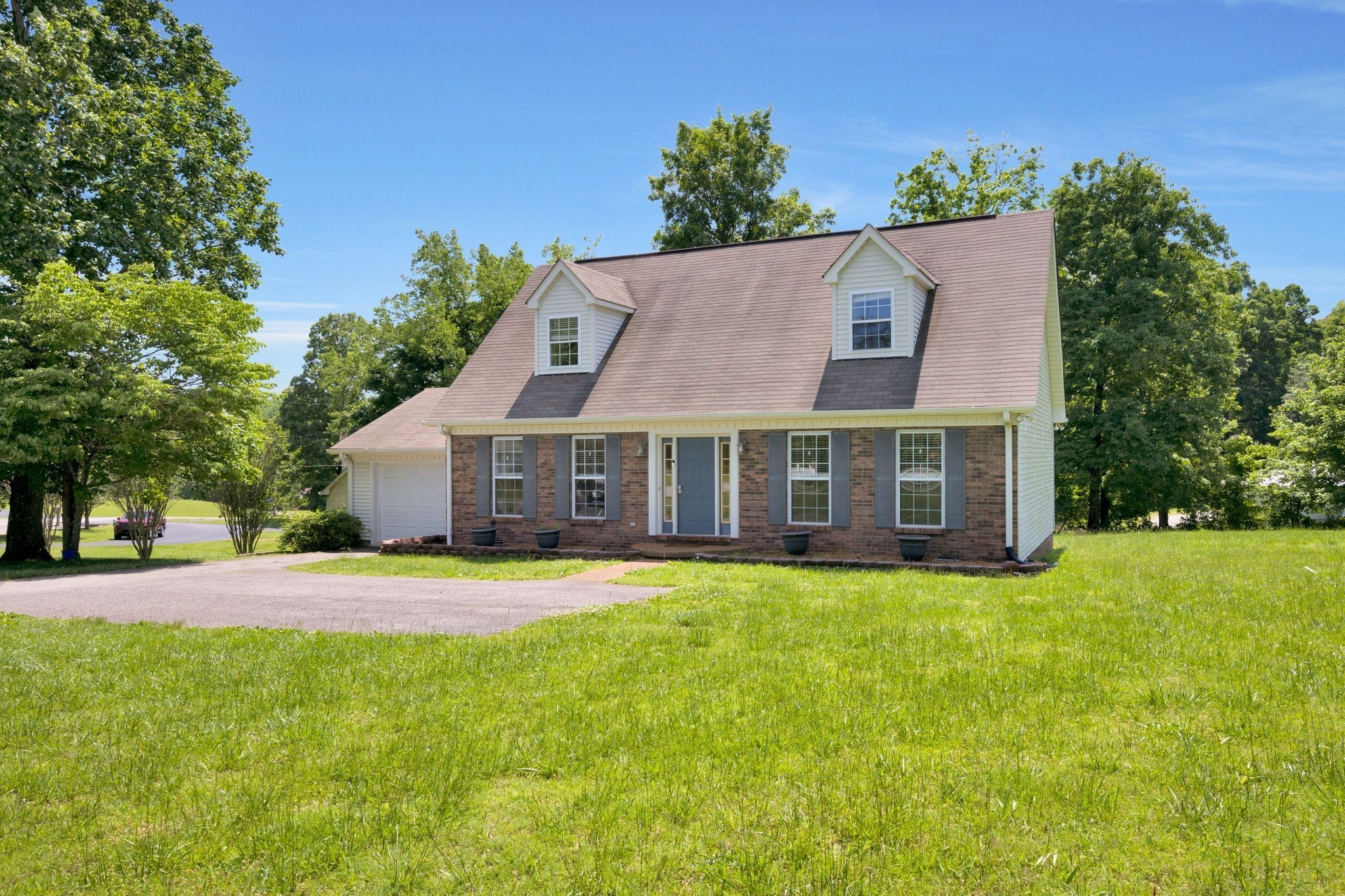 100 West Dell Road Dickson, TN 37055 - Photo 1 of 26