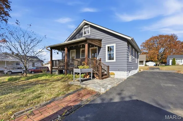 $199,999 | 450 St Joseph Street, Florissant, MO 63031