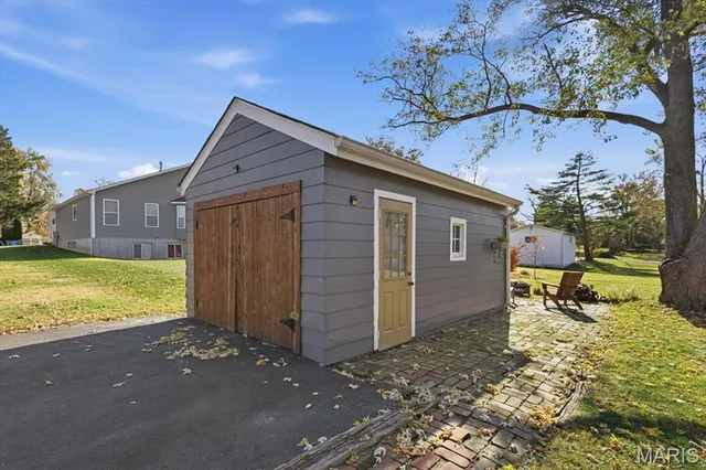 $199,999 | 450 St Joseph Street, Florissant, MO 63031