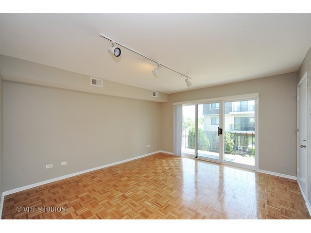 3252 Sanders Road, Unit 9D Northbrook, IL 60062 - Photo 2 of 10