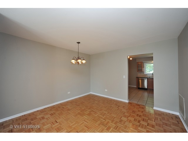 3252 Sanders Road, Unit 9D Northbrook, IL 60062 - Photo 6 of 10