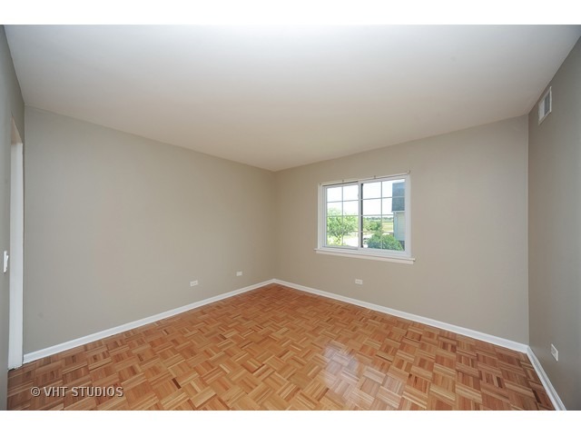 3252 Sanders Road, Unit 9D Northbrook, IL 60062 - Photo 8 of 10