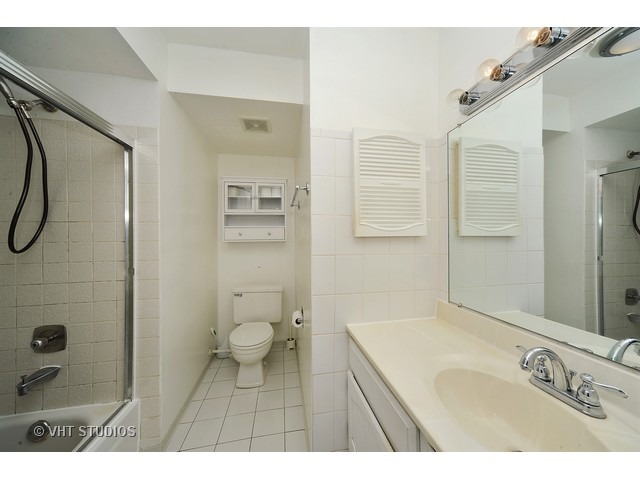 3252 Sanders Road, Unit 9D Northbrook, IL 60062 - Photo 9 of 10