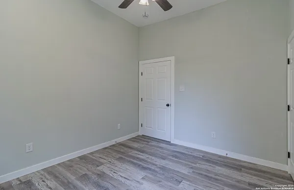 $1,500 | 210 North San Jacinto Street, San Antonio, TX 78207