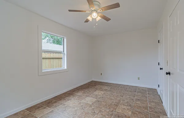 $1,500 | 210 North San Jacinto Street, San Antonio, TX 78207