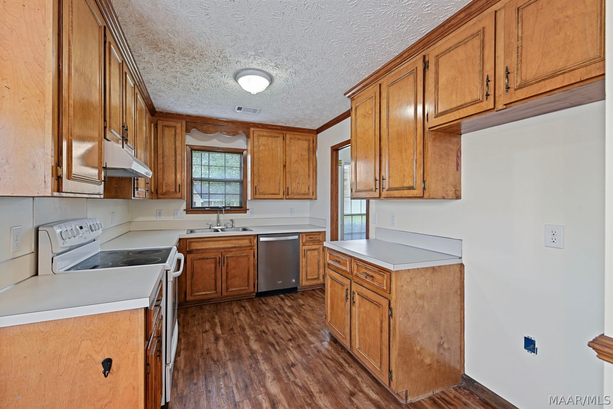 727 Sweet Ridge Road Prattville, AL 36066 - Photo 4 of 22 Gallery Image 4