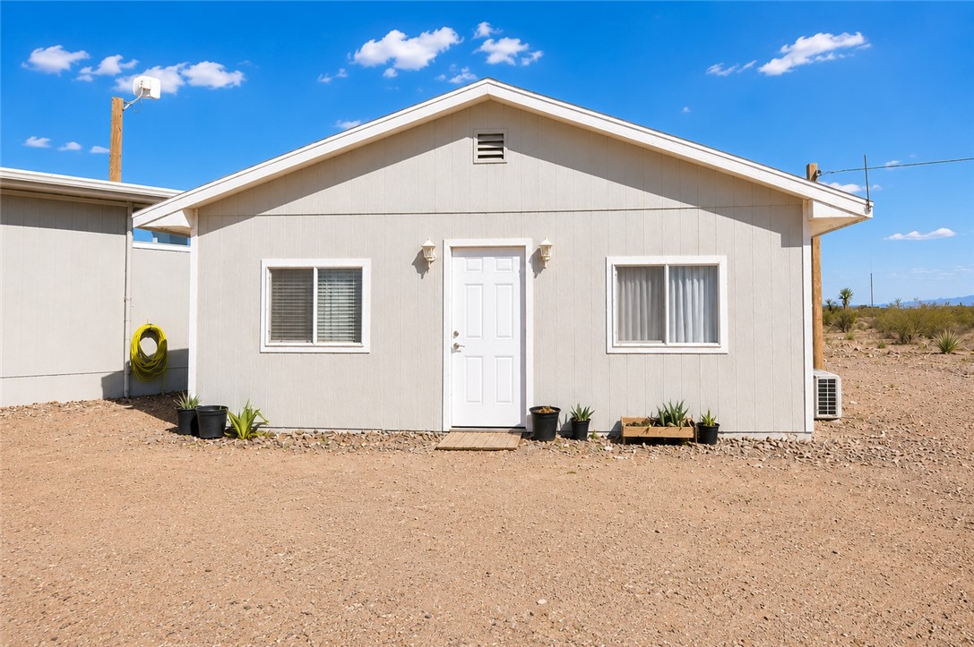 4810 Ehrenberg Road Golden Valley, AZ 86413 - Photo 25 of 31