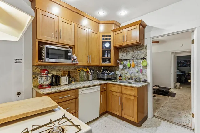 $779,000 | 2320 F Street, Sacramento, CA 95816