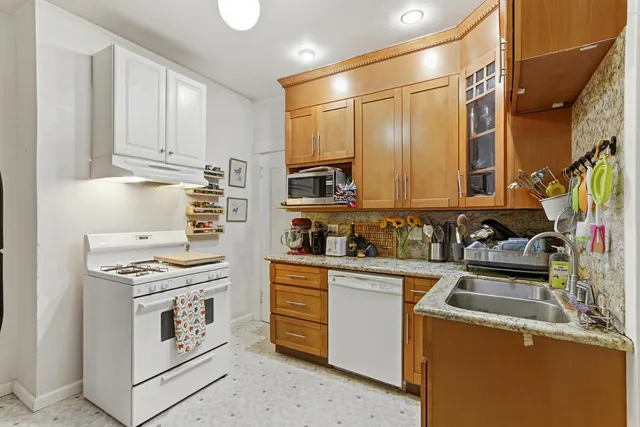 $779,000 | 2320 F Street, Sacramento, CA 95816