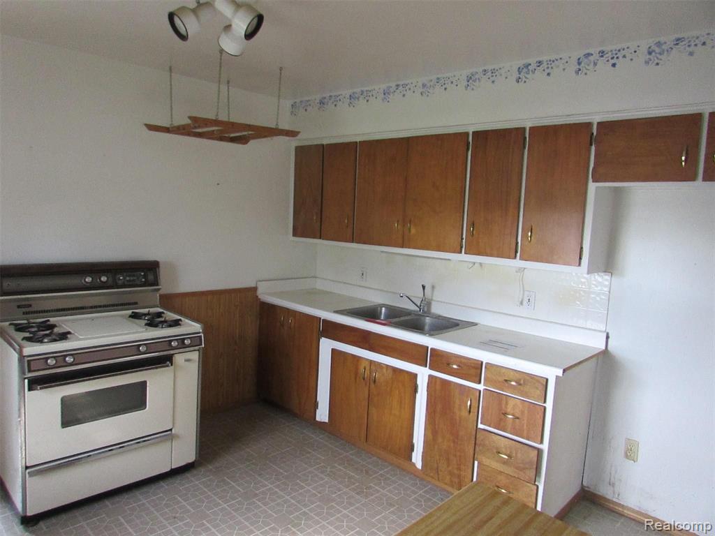 5613 Branch Road Flint, MI 48506 - Photo 8 of 17