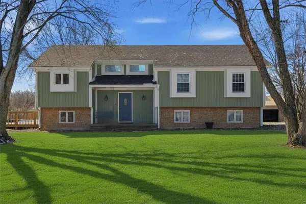 $490,000 | 23313 South Aero Drive, Peculiar, MO 64078