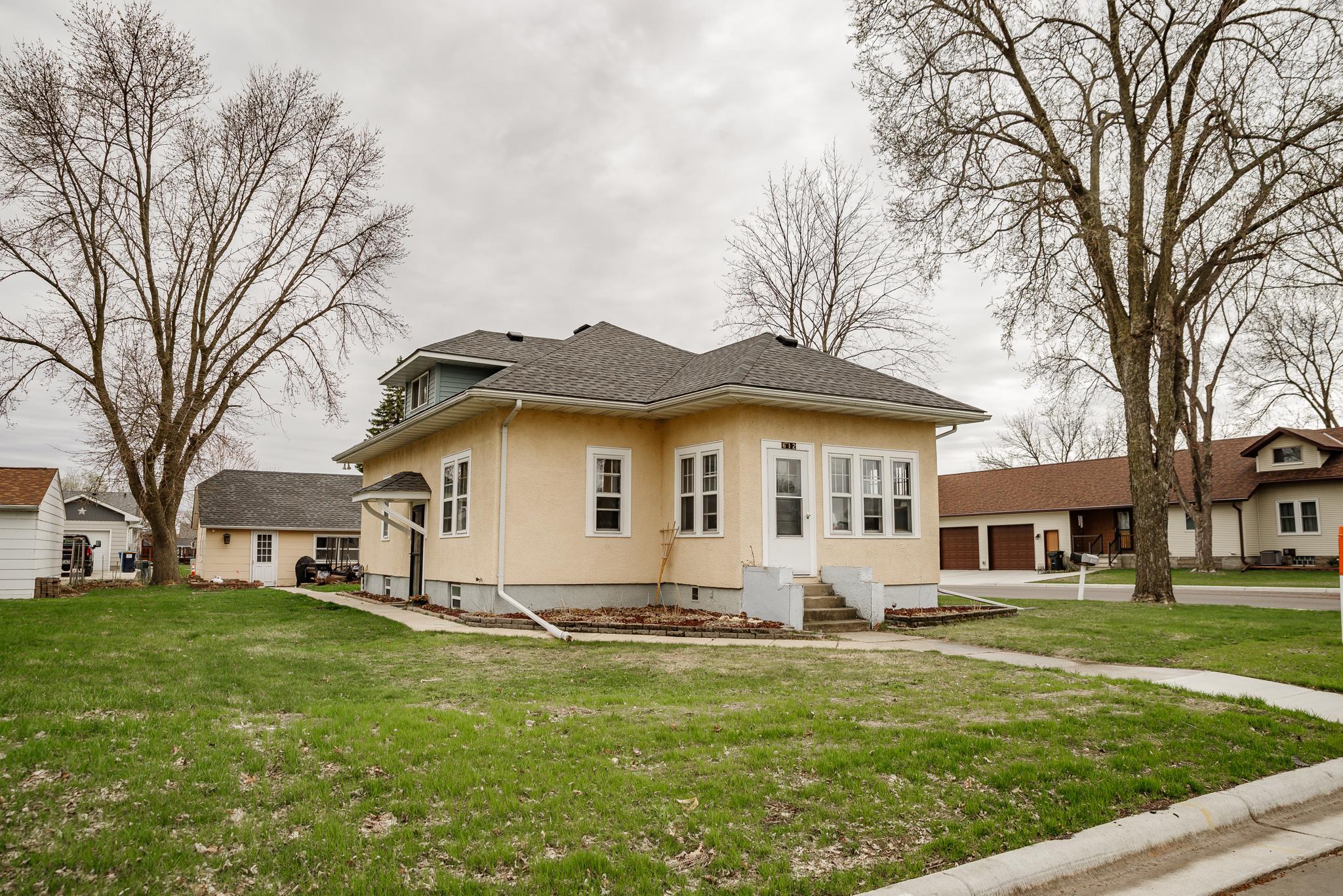 612 West Brooks Street Arlington, MN 55307 - Photo 2 of 35