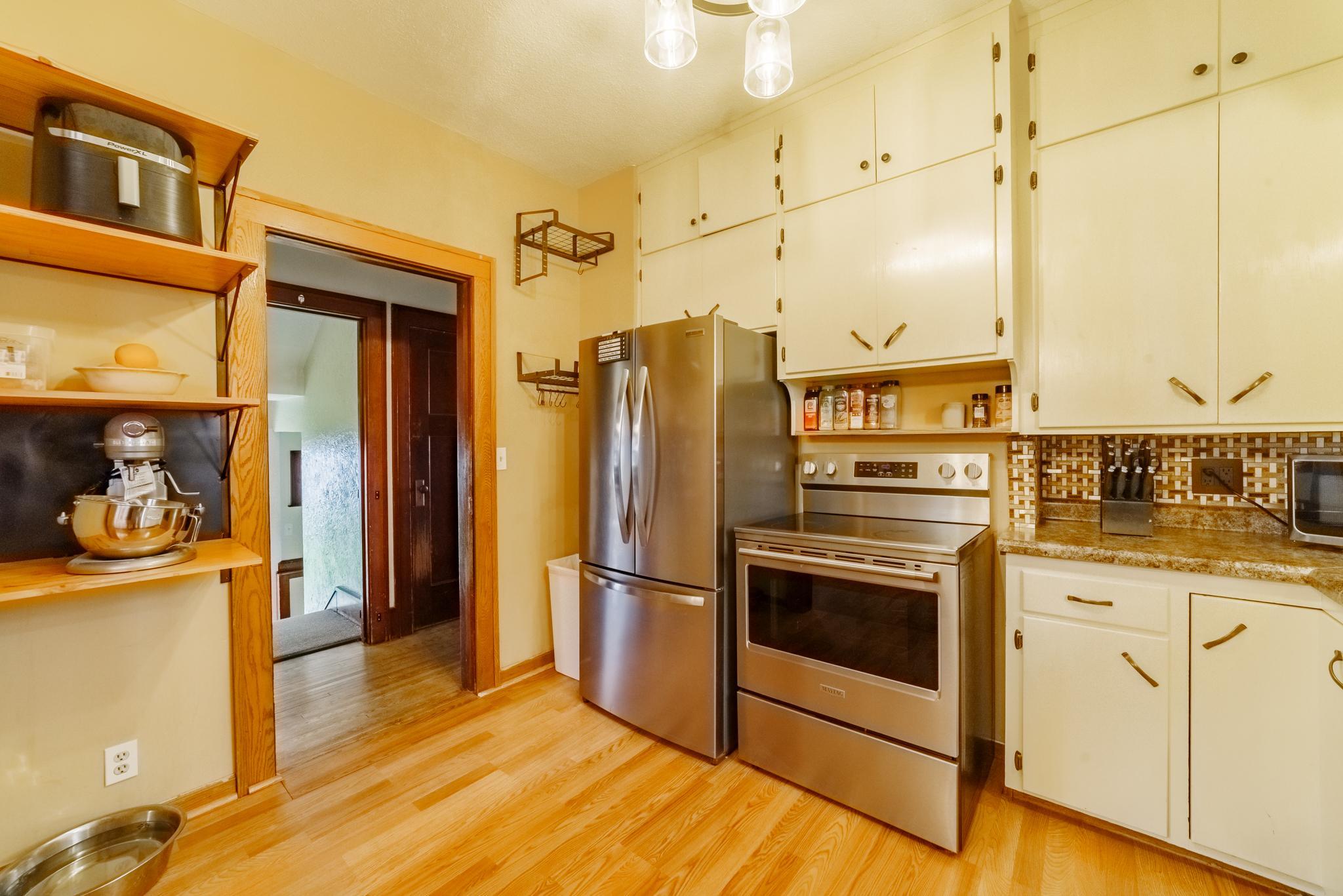 612 West Brooks Street Arlington, MN 55307 - Photo 9 of 35