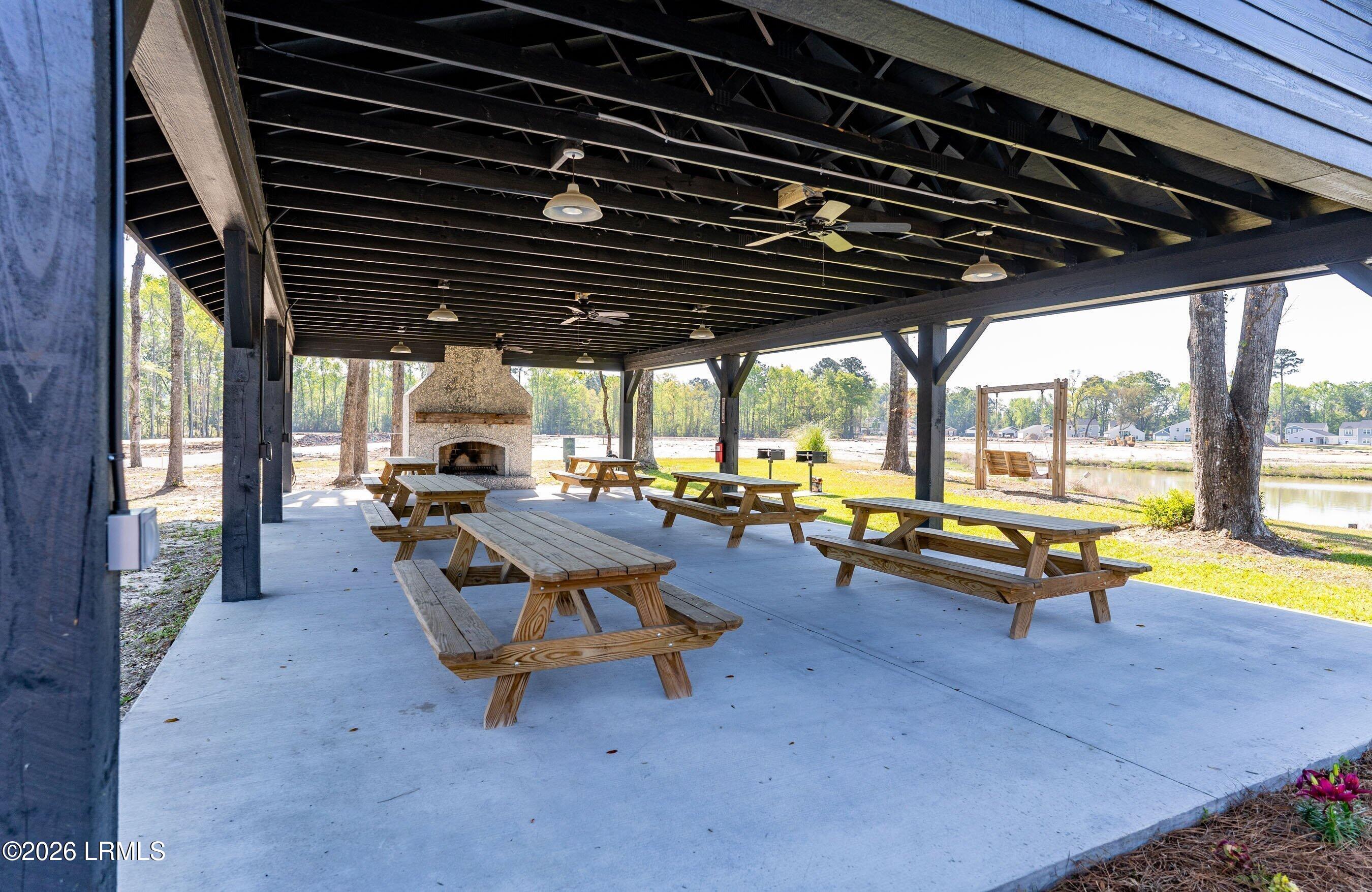 85 Chestnut Street Beaufort, SC 29906 - Photo 42 of 48 AMENITIES (4)