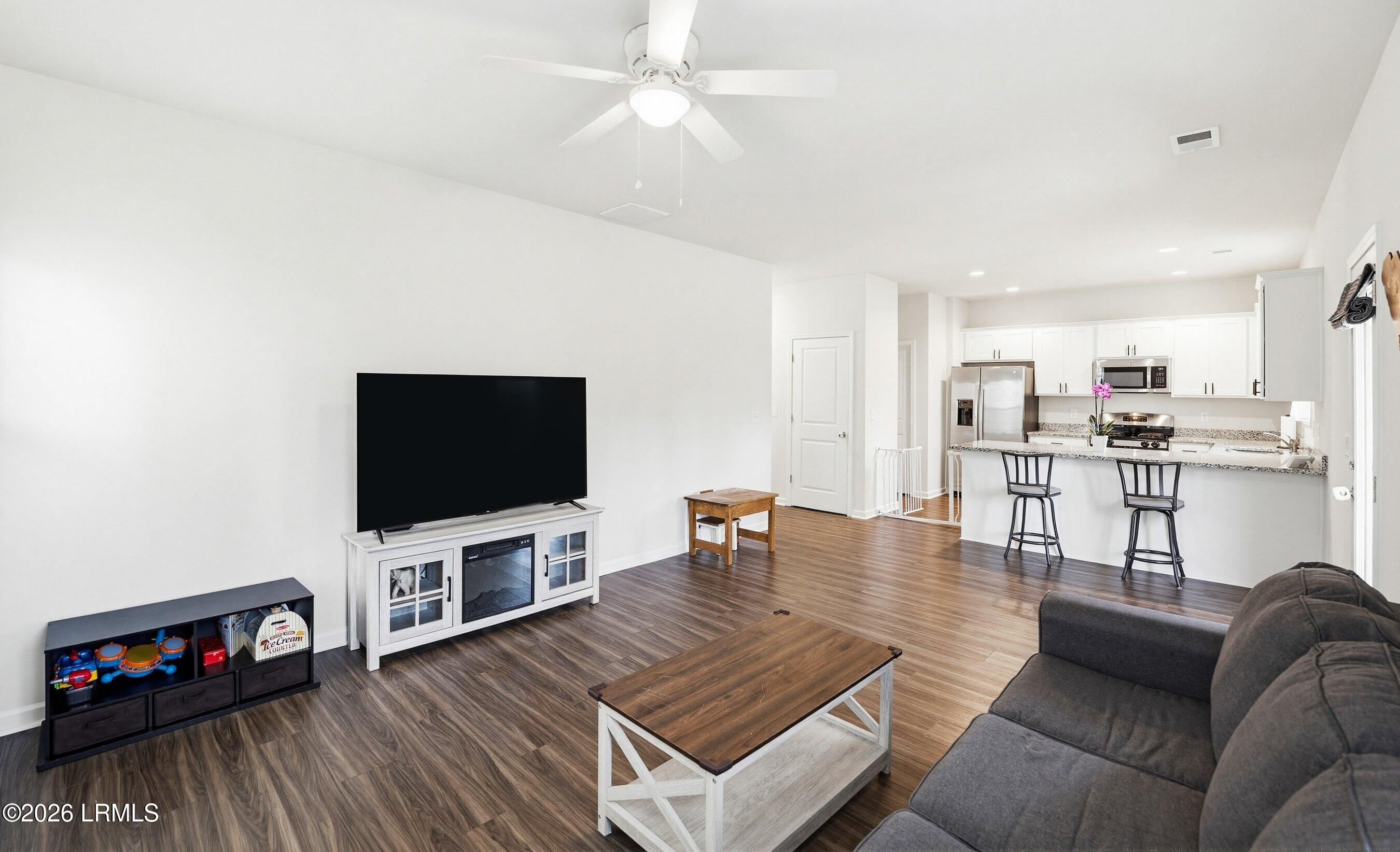 85 Chestnut Street Beaufort, SC 29906 - Photo 8 of 48 85 CHESTNUT (8)