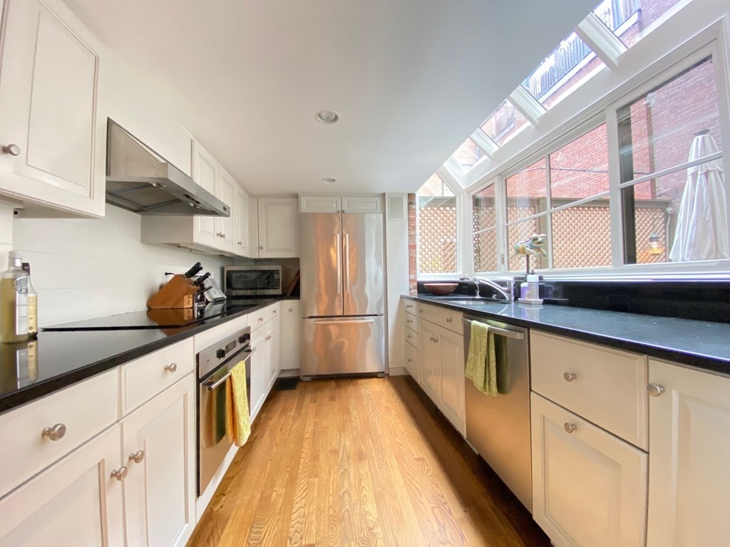 4 Acorn Street Boston, MA 02108 - Photo 7 of 12