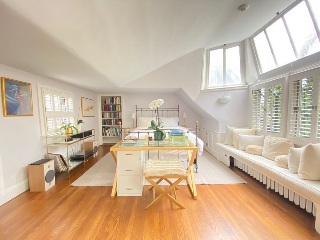 4 Acorn Street Boston, MA 02108 - Photo 10 of 12