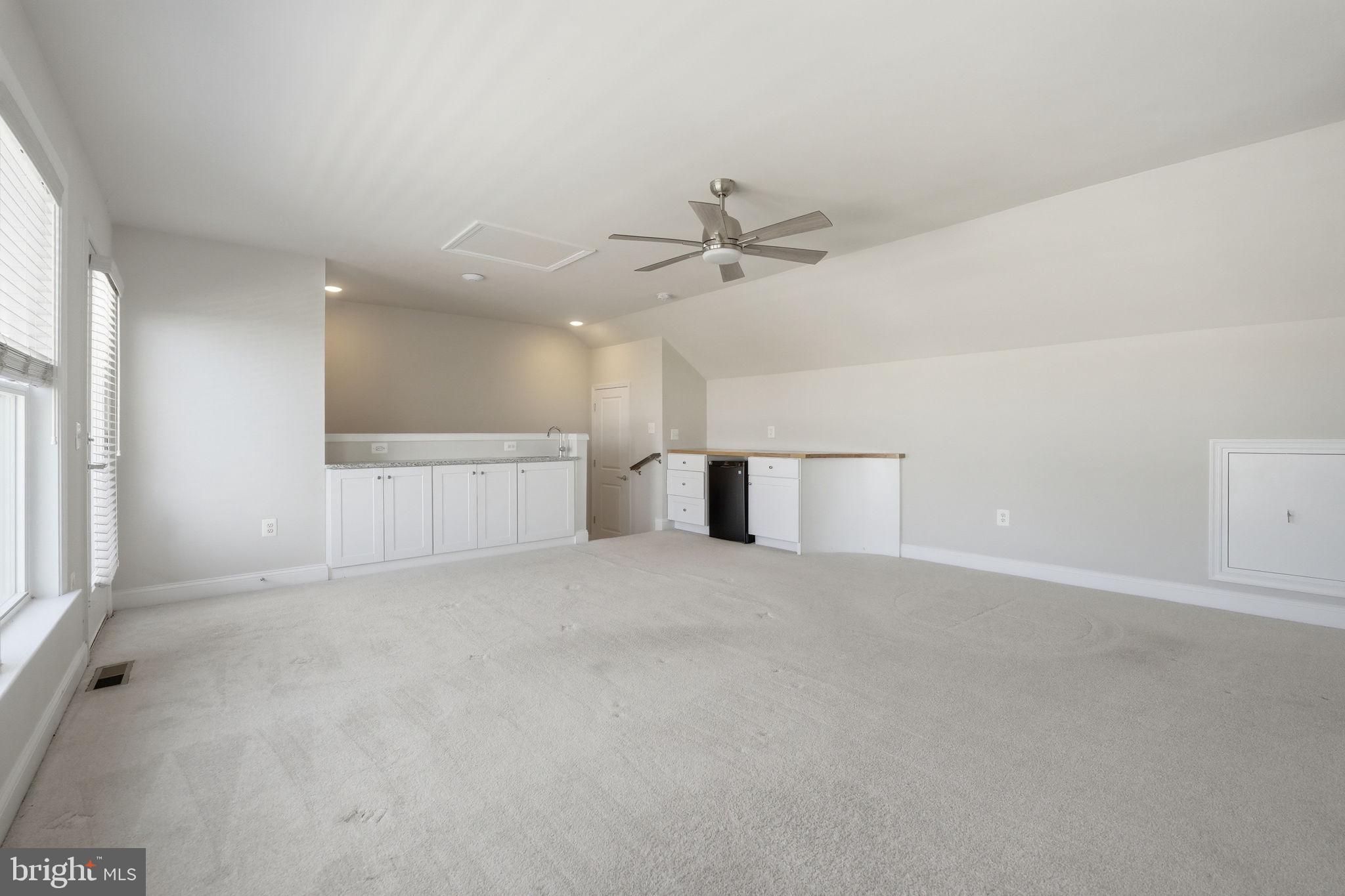 1957 Greenbriar Hall Road Dumfries, VA 22026 - Photo 41 of 72 4fth Floor Loft
