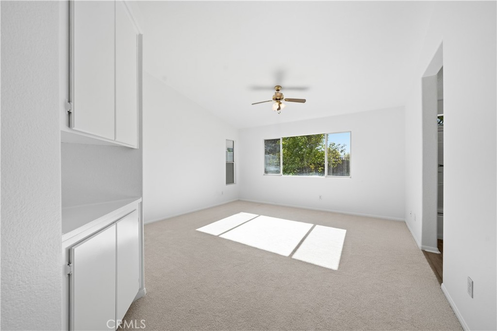 4875 Lake Shore Place Fallbrook, CA 92028 - Photo 13 of 31 an empty room that has a window