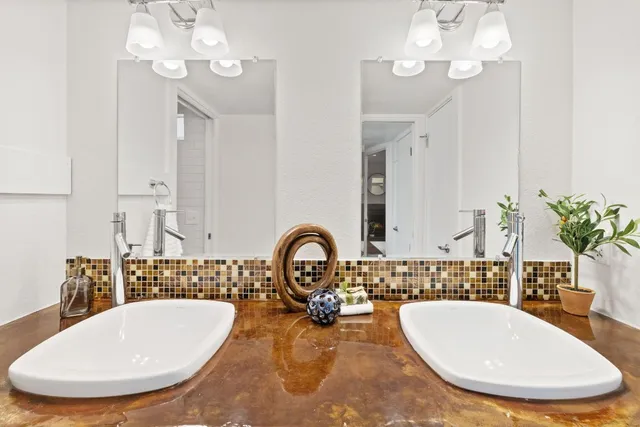 $2,375 | 1101 Shoal Creek Boulevard, Unit 14, Austin, TX 78701