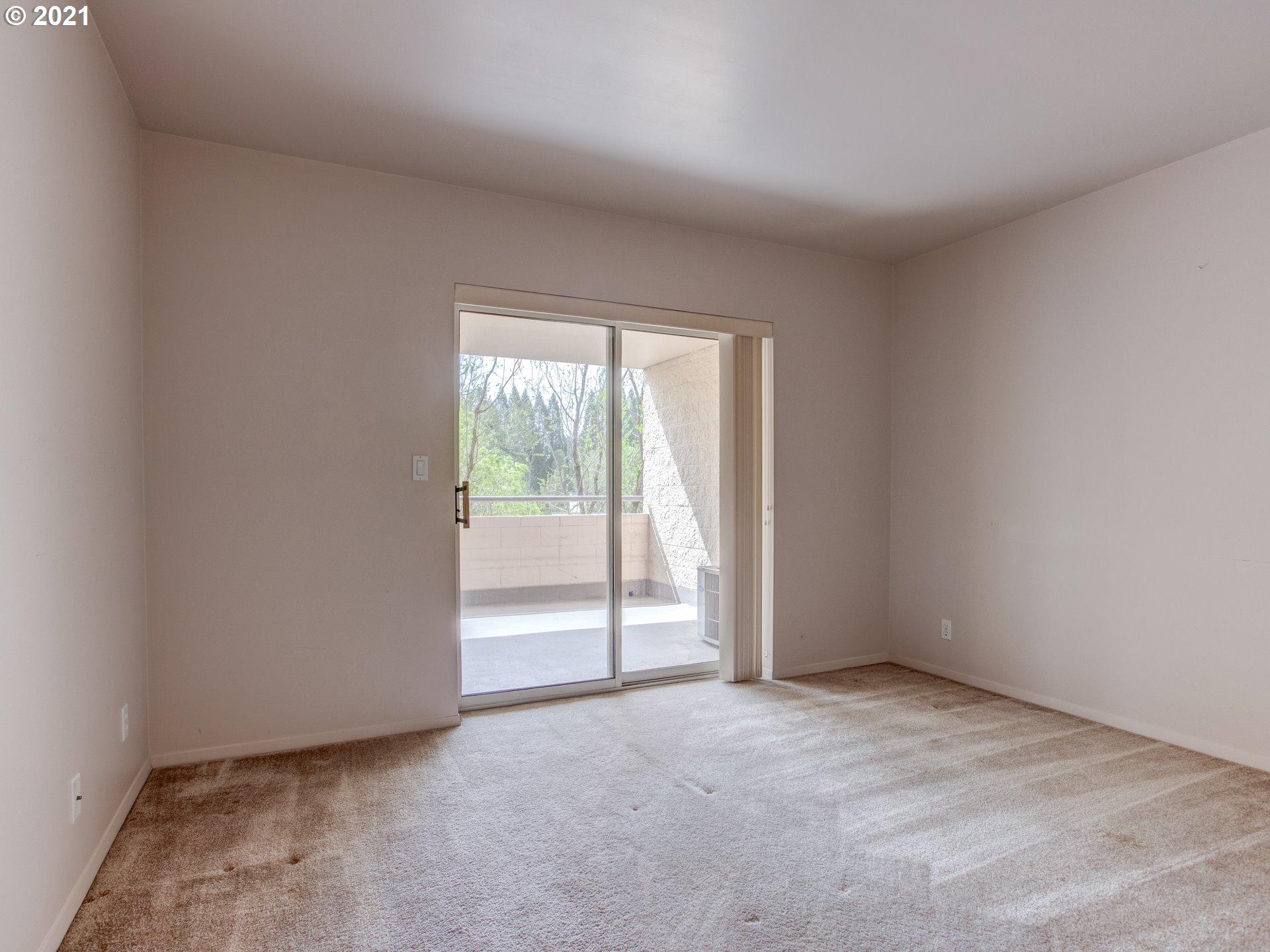 6685 West Burnside Road, Unit 323 Portland, OR 97225 - Photo 12 of 29 Gallery Image 12