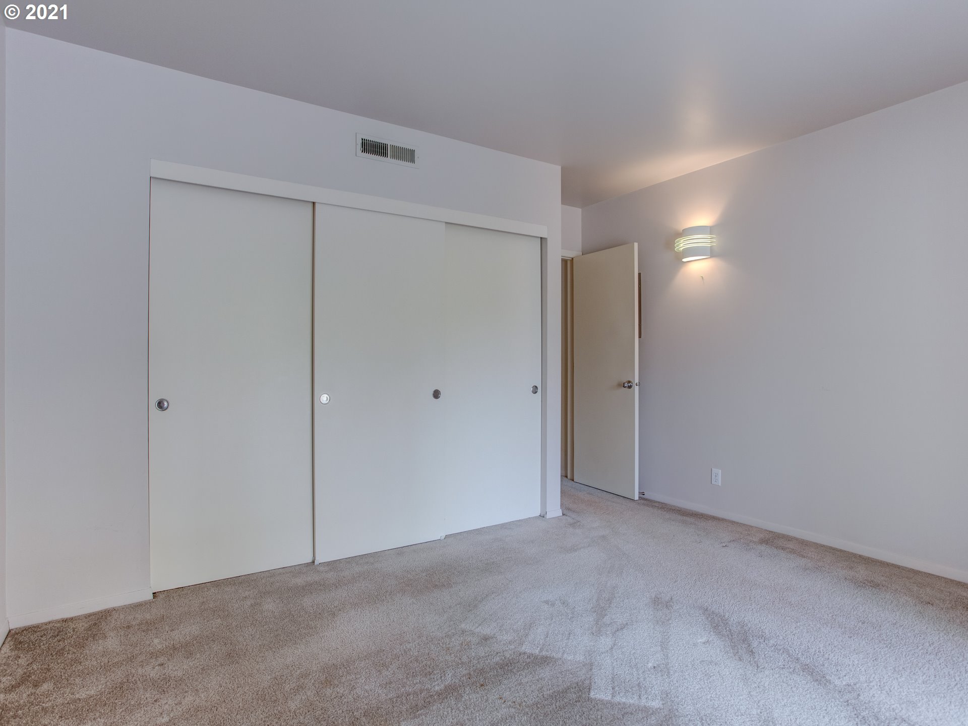 6685 West Burnside Road, Unit 323 Portland, OR 97225 - Photo 13 of 29 Gallery Image 13
